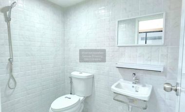 Casa adosada en venta de 3 habitaciones en Bang Yai, Nonthaburi