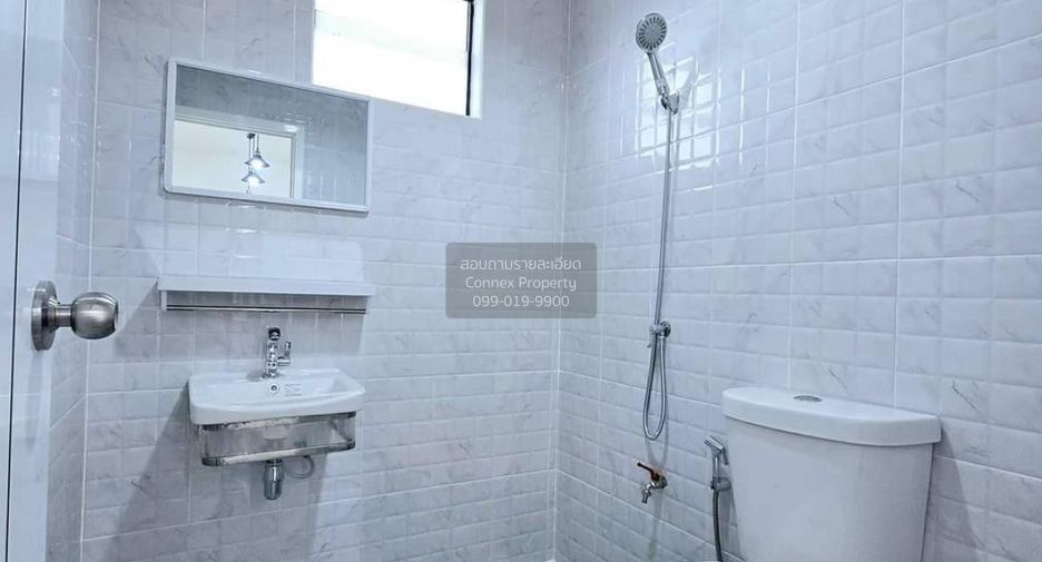 Casa adosada en venta de 3 habitaciones en Bang Yai, Nonthaburi