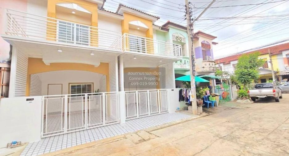 For sale 3 bedrooms townhouse in Sai Noi, Nonthaburi