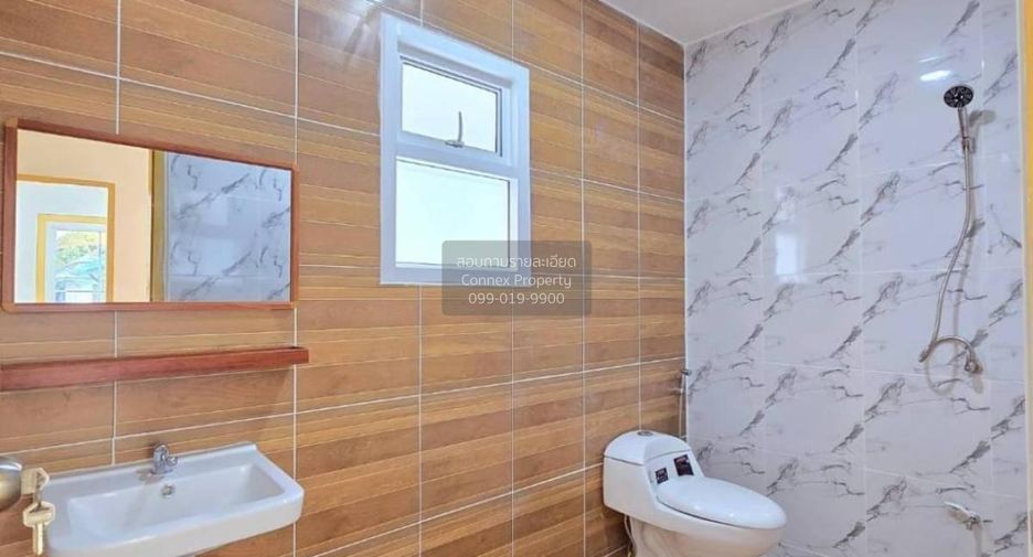 Casa adosada en venta de 3 habitaciones en Bang Bua Thong, Nonthaburi