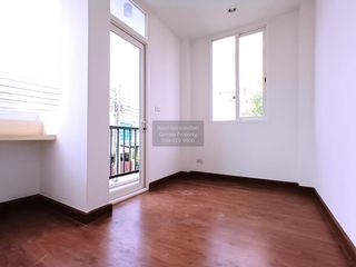 Casa en venta de 3 habitaciones en Bang Khen, Bangkok