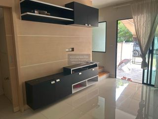 Casa adosada en venta de 3 habitaciones en Phasi Charoen, Bangkok