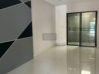 Casa adosada en venta de 3 habitaciones en Phasi Charoen, Bangkok
