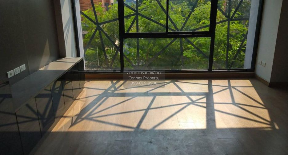 Casa en venta de 3 habitaciones en Sam Phran, Nakhon Pathom