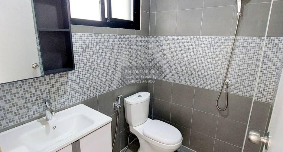 Reihenhaus zum Kauf mit 2 Zimmer in Lat Krabang, Bangkok