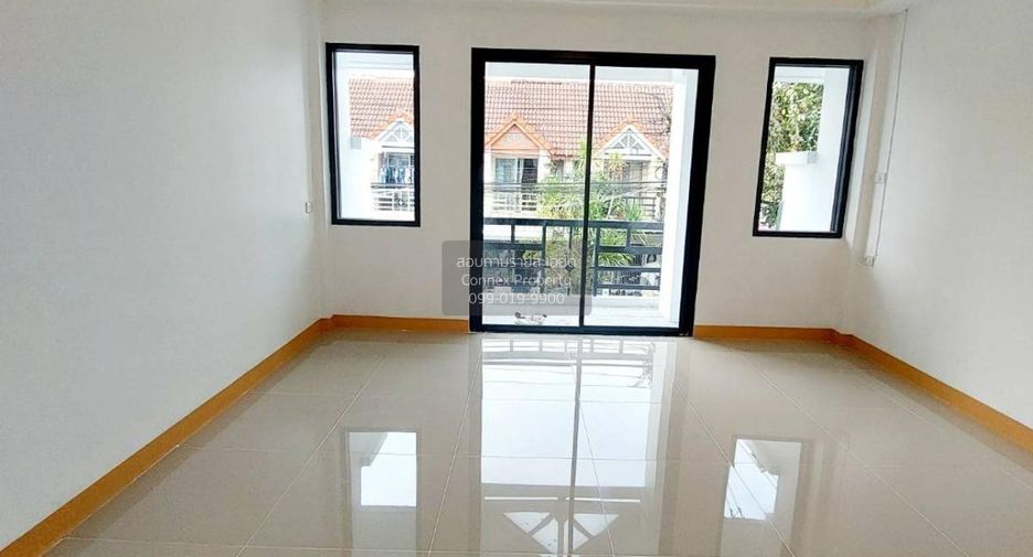 Reihenhaus zum Kauf mit 2 Zimmer in Lat Krabang, Bangkok