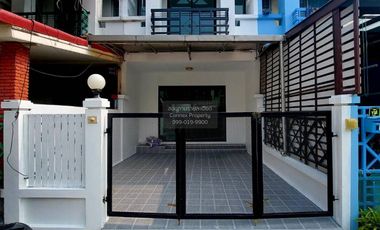 Reihenhaus zum Kauf mit 2 Zimmer in Lat Krabang, Bangkok