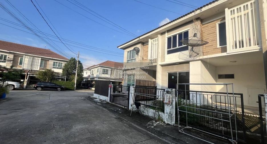 For sale 3 bedrooms townhouse in Bang Sao Thong, Samut Prakan