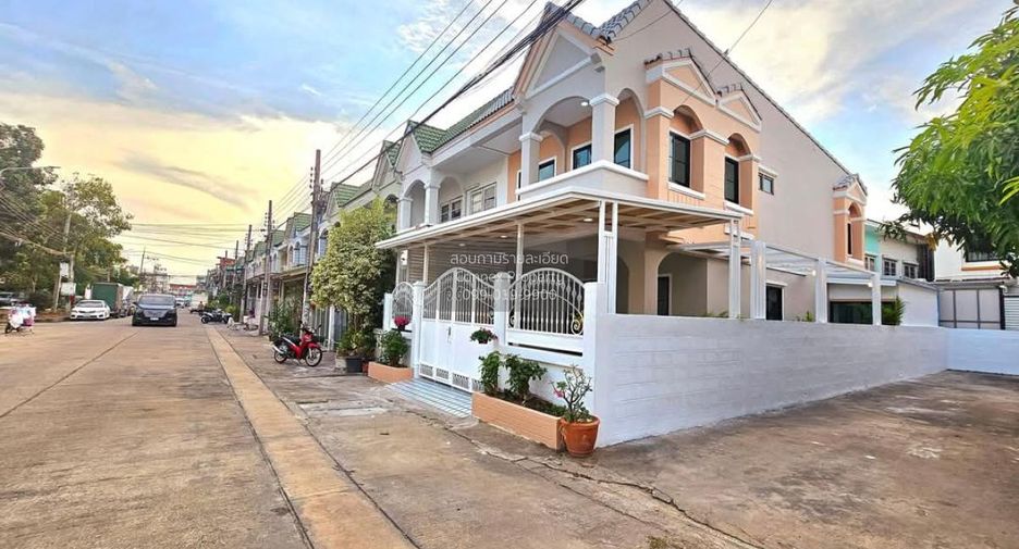 Продажа 4 спальни таунхаус в Bang Bua Thong, Нонтабури