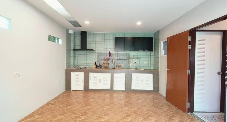 Reihenhaus zum Kauf mit 3 Zimmer in Khlong Sam Wa, Bangkok