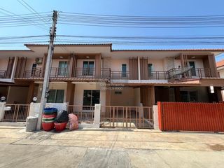 Casa adosada en venta de 4 habitaciones en Mueang Samut Sakhon, Samut Sakhon