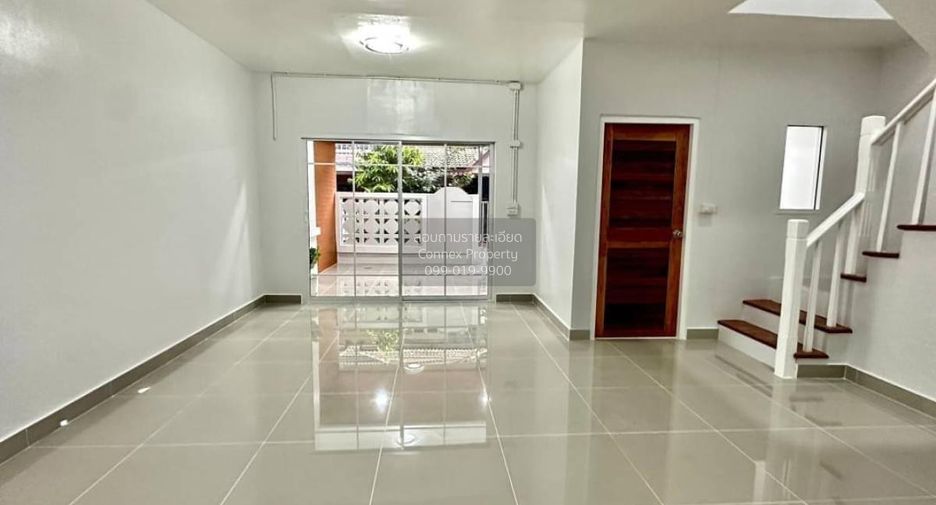 Casa adosada en venta de 3 habitaciones en Bang Yai, Nonthaburi