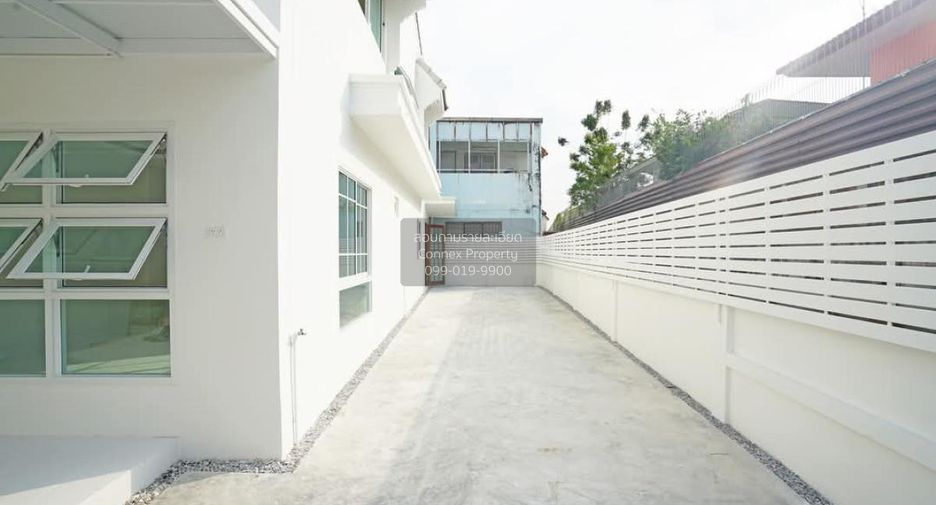 For sale 4 bedrooms townhouse in Nong Khaem, Bangkok