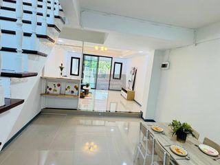 Casa adosada en venta de 2 habitaciones en Bang Kruai, Nonthaburi