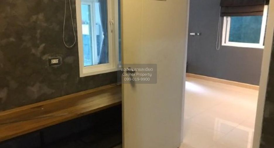 For sale 4 bedrooms townhouse in Sai Mai, Bangkok