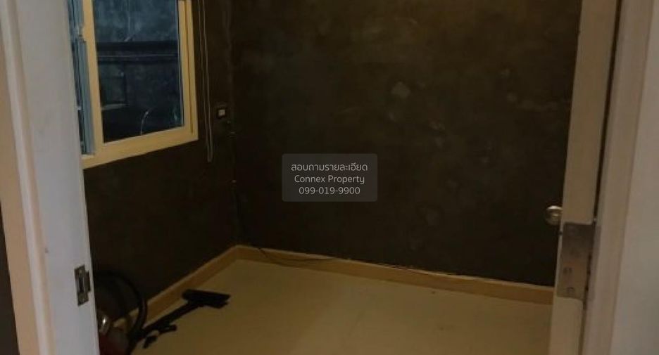 For sale 4 bedrooms townhouse in Sai Mai, Bangkok