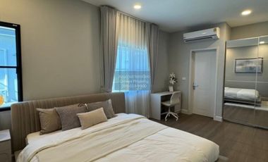 For sale 4 bedrooms house in Saphan Sung, Bangkok