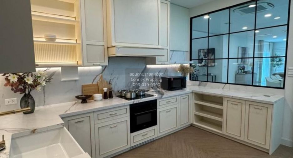 For sale 4 bedrooms house in Saphan Sung, Bangkok