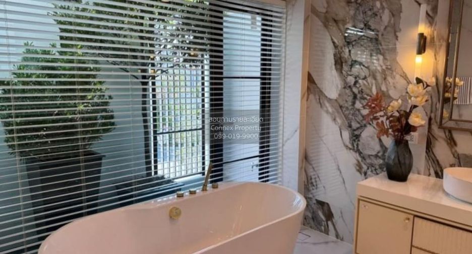 For sale 4 bedrooms house in Saphan Sung, Bangkok