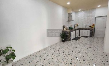 Casa en venta de 5 habitaciones en Khlong Sam Wa, Bangkok