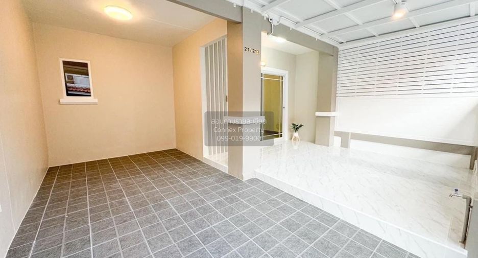 Casa adosada en venta de 3 habitaciones en Bang Yai, Nonthaburi