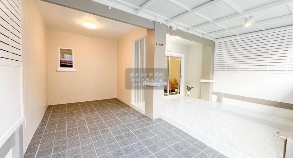 Casa adosada en venta de 3 habitaciones en Bang Yai, Nonthaburi