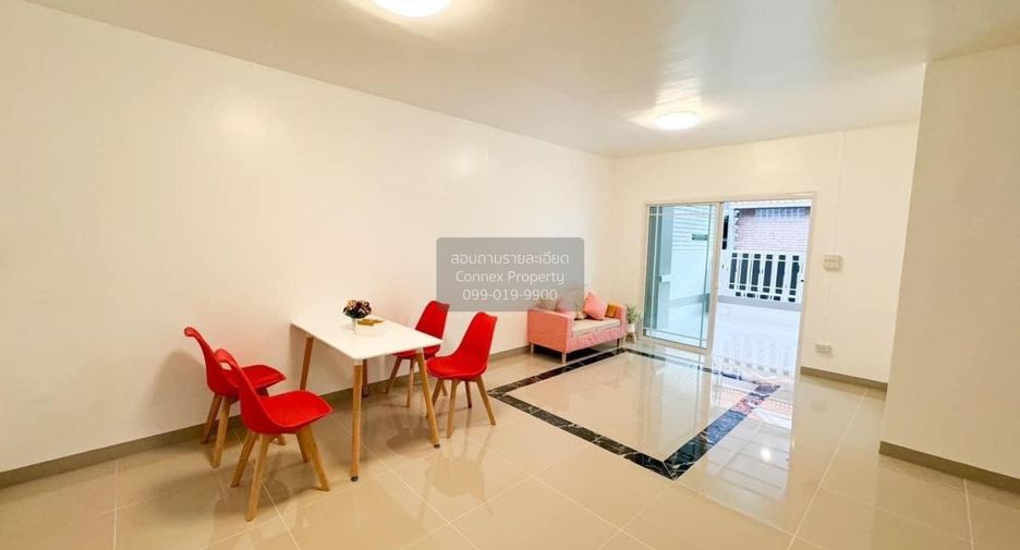Casa adosada en venta de 3 habitaciones en Bang Yai, Nonthaburi