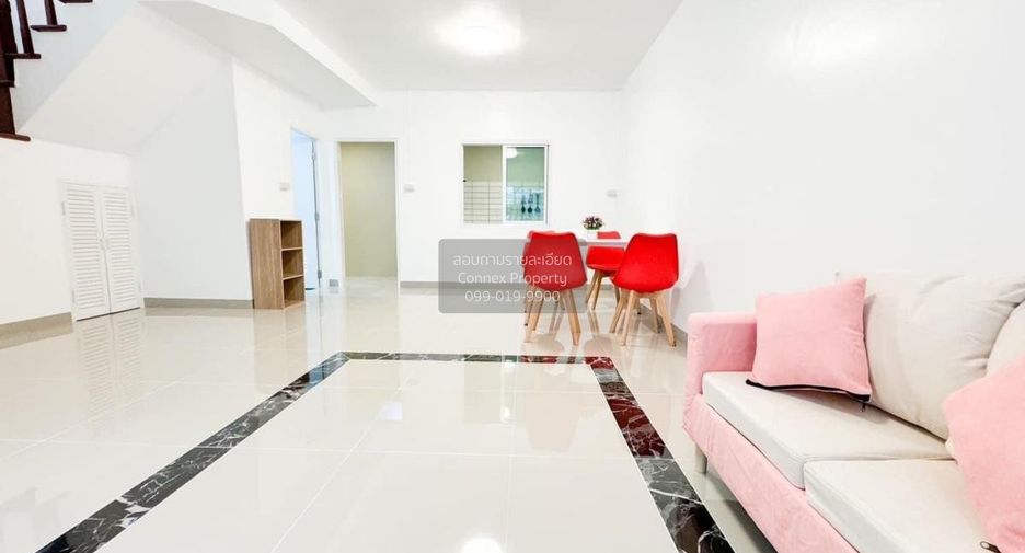 Casa adosada en venta de 3 habitaciones en Bang Yai, Nonthaburi