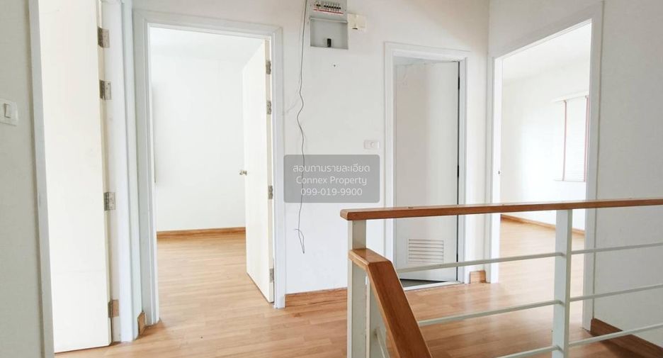 Casa adosada en venta de 3 habitaciones en Bang Sao Thong, Samut Prakan