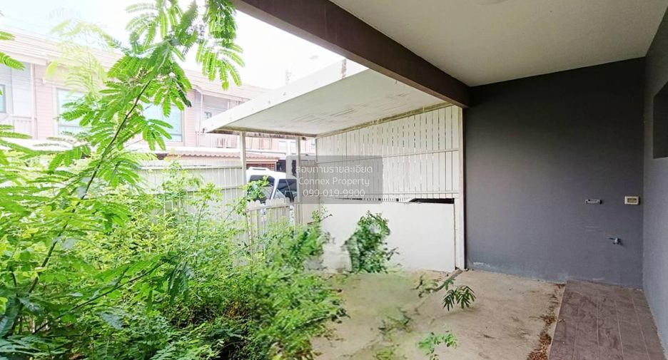 Casa adosada en venta de 3 habitaciones en Bang Sao Thong, Samut Prakan
