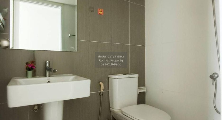 Casa adosada en venta de 3 habitaciones en Bang Sao Thong, Samut Prakan