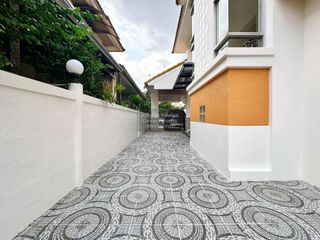 Casa en venta de 3 habitaciones en Bang Khen, Bangkok