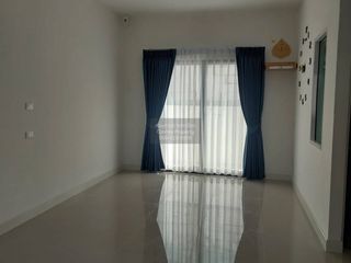 For rent 3 bedrooms townhouse in Lam Luk Ka, Pathum Thani