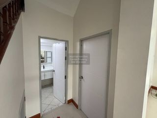 For rent 3 bedrooms house in Saphan Sung, Bangkok