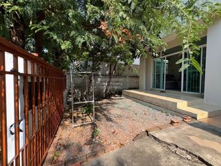 For rent 3 bedrooms house in Saphan Sung, Bangkok