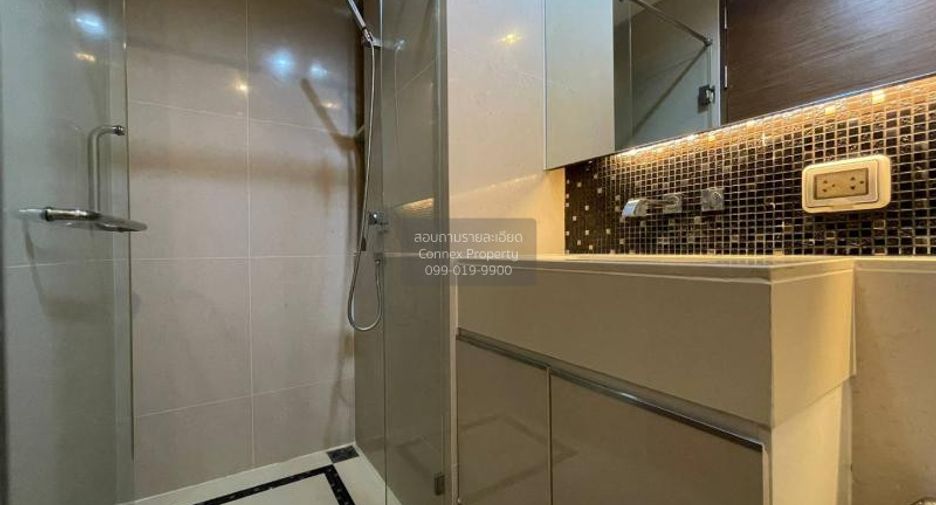 For rent 2 bedrooms condo in Sathon, Bangkok