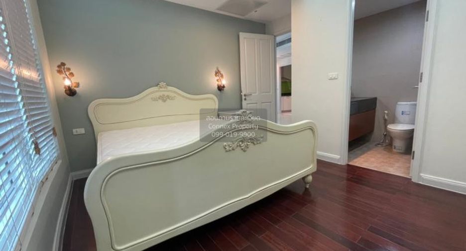 For rent 2 bedrooms condo in Pathum Wan, Bangkok