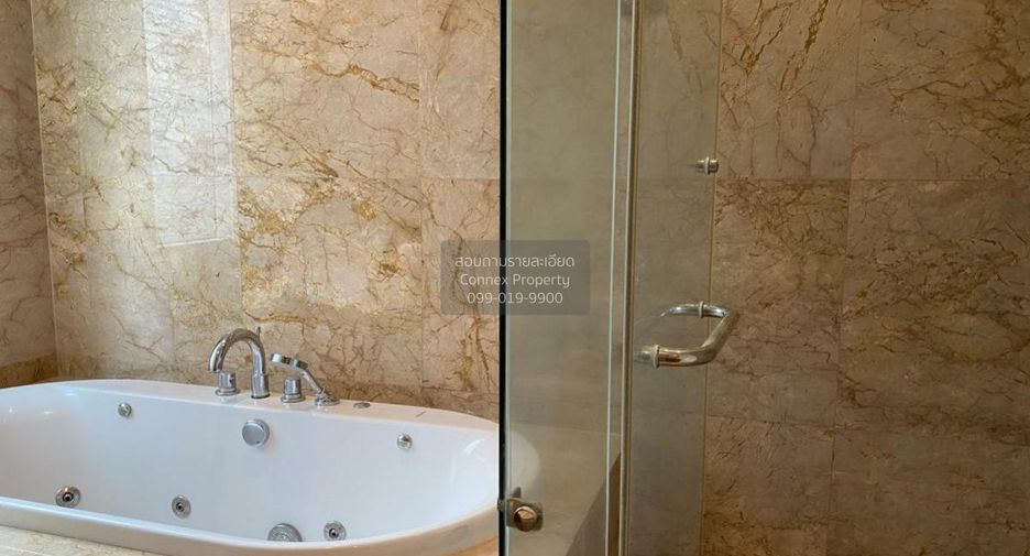 For rent 2 bedrooms condo in Pathum Wan, Bangkok