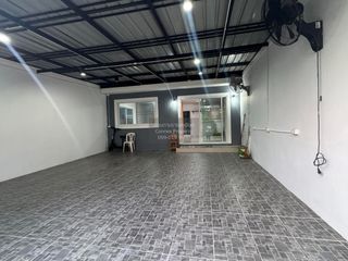 For rent 4 bedrooms townhouse in Mueang Nonthaburi, Nonthaburi