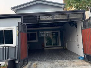 For rent 4 bedrooms townhouse in Mueang Nonthaburi, Nonthaburi