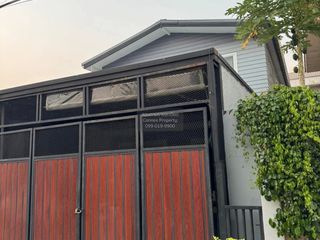 For rent 4 bedrooms townhouse in Mueang Nonthaburi, Nonthaburi