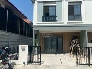 Reihenhaus zur Miete mit 3 Zimmer in Min Buri, Bangkok