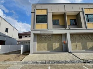 For rent 1 bed retail Space in Mueang Pathum Thani, Pathum Thani