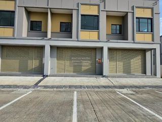 For rent 1 bed retail Space in Mueang Pathum Thani, Pathum Thani
