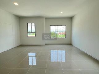 Gewerbefläche zur Miete mit 3 Zimmer in Phutthamonthon, Nakhon Pathom
