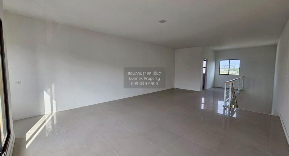 For rent 3 bedrooms retail Space in Mueang Pathum Thani, Pathum Thani