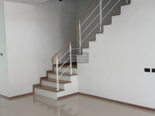 For rent 5 bedrooms townhouse in Bueng Kum, Bangkok