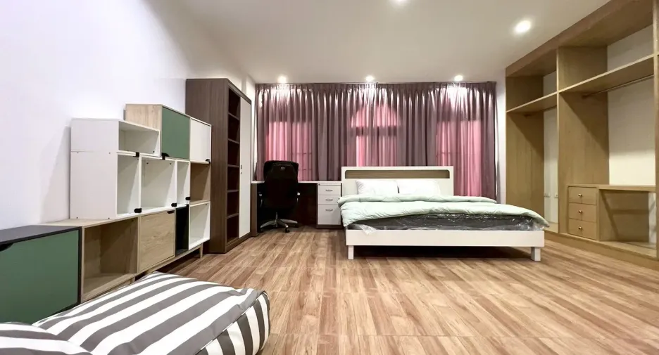 Casa adosada en venta y en alquiler de 3 habitaciones en Prawet, Bangkok