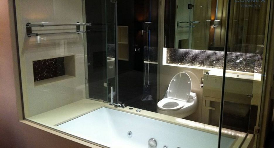 Condo en alquiler de 2 habitaciones en Khlong Toei, Bangkok