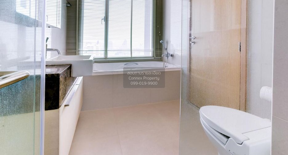 For rent 2 bedrooms condo in Khlong Toei, Bangkok